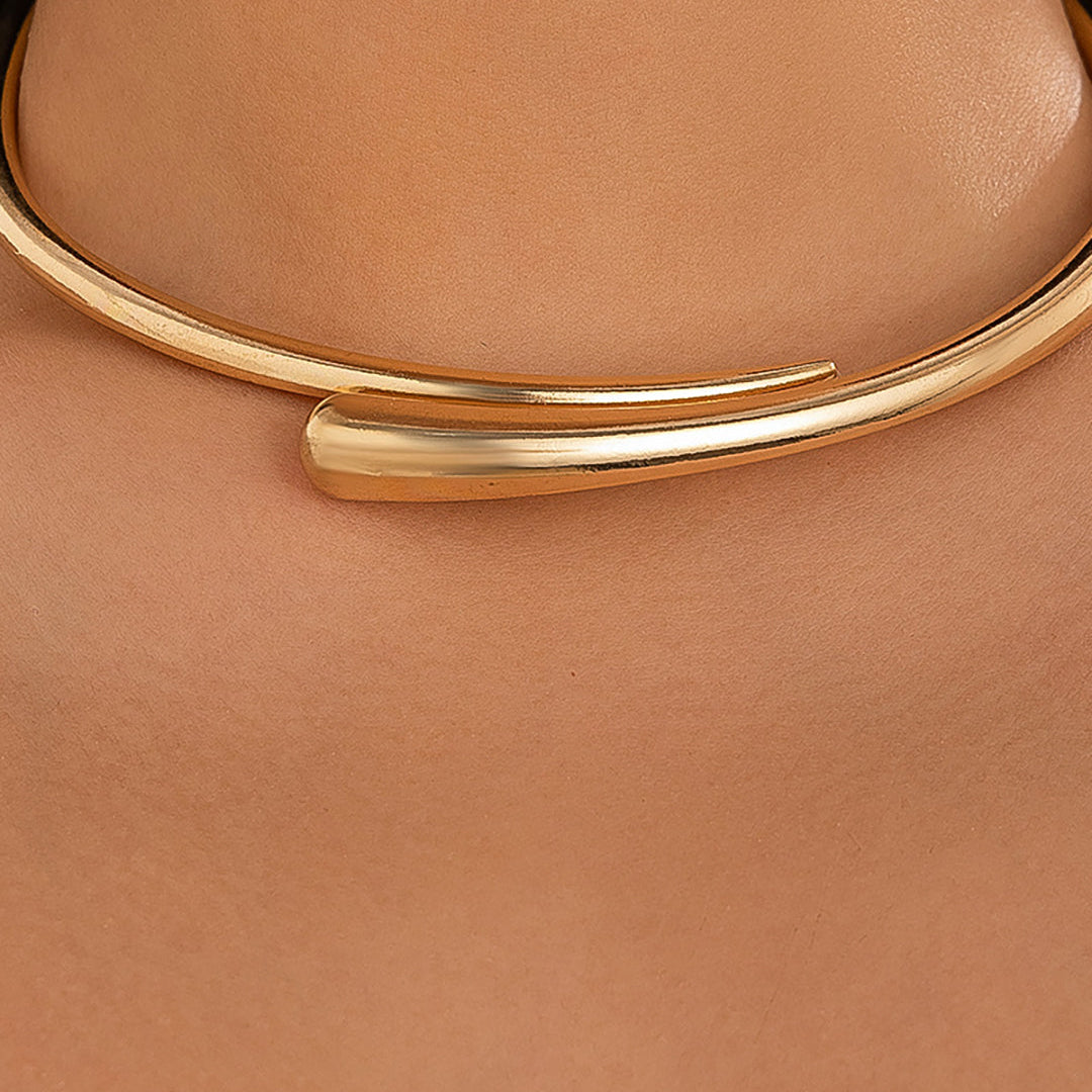 Metalowy choker z otwartym końcem