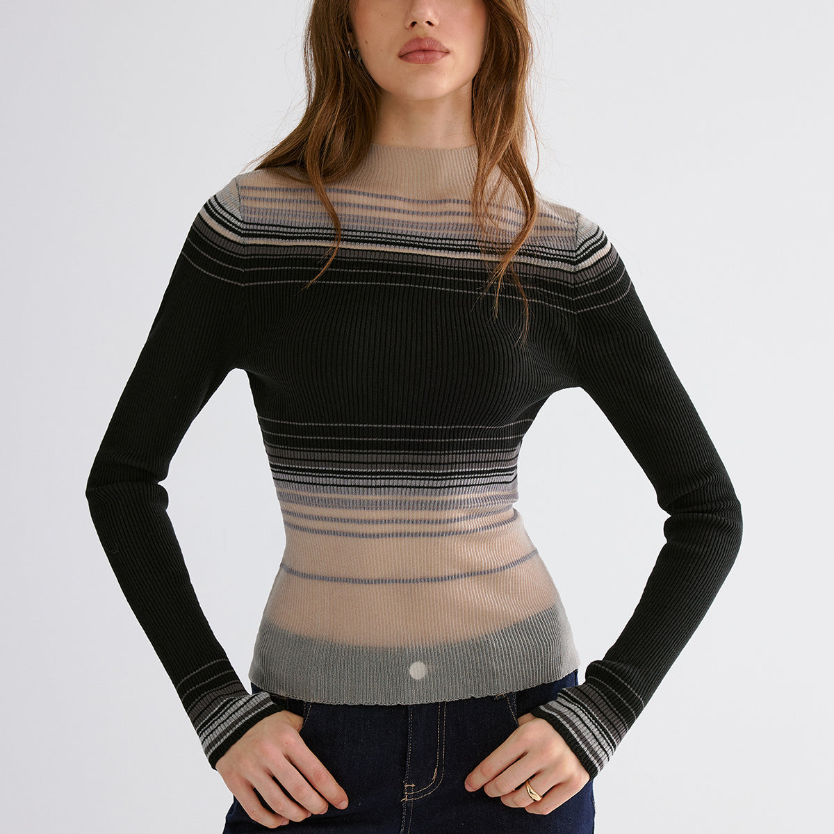 Gradientowy sweter z siatki