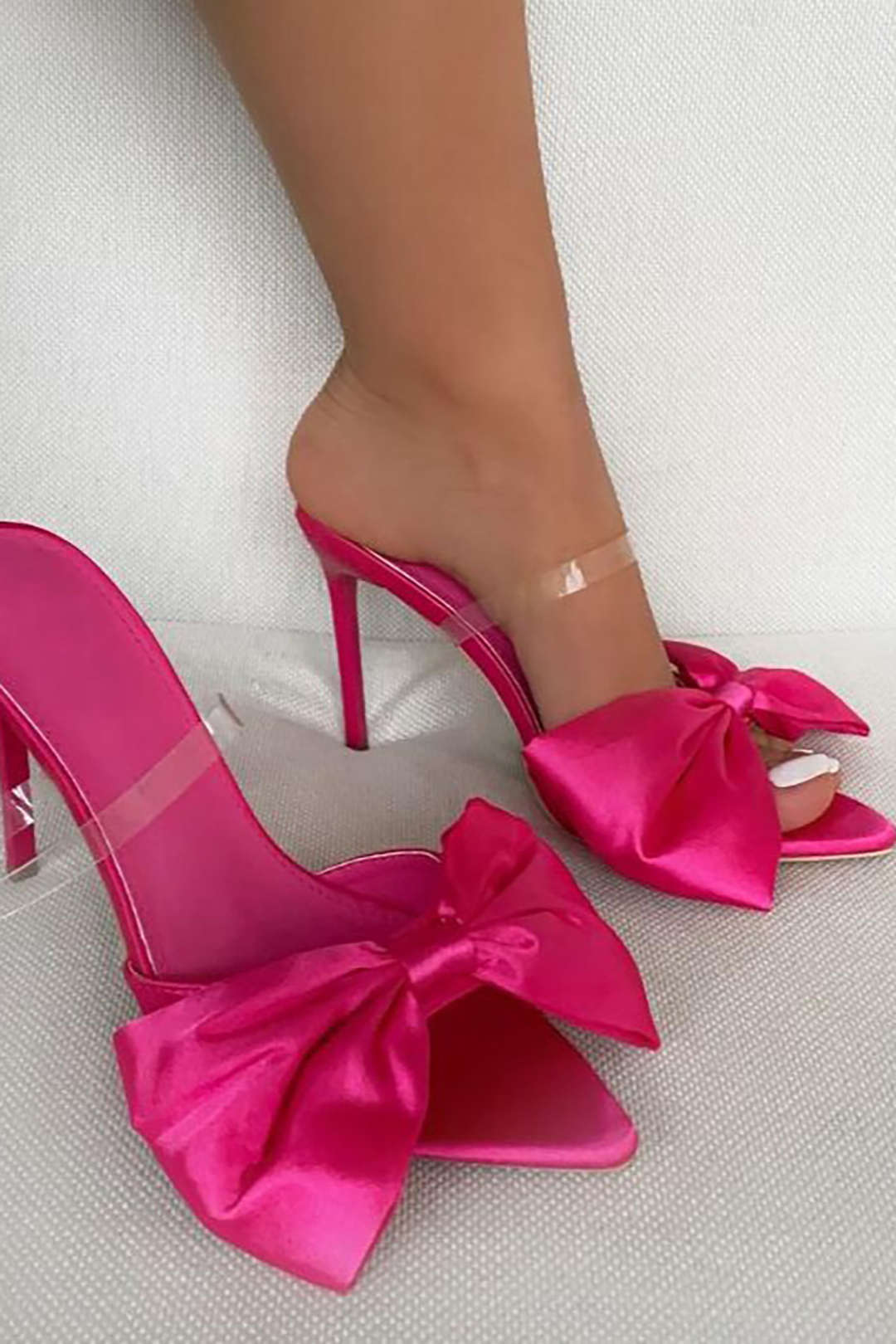 Szpilki z kokardą i paskiem slingback
