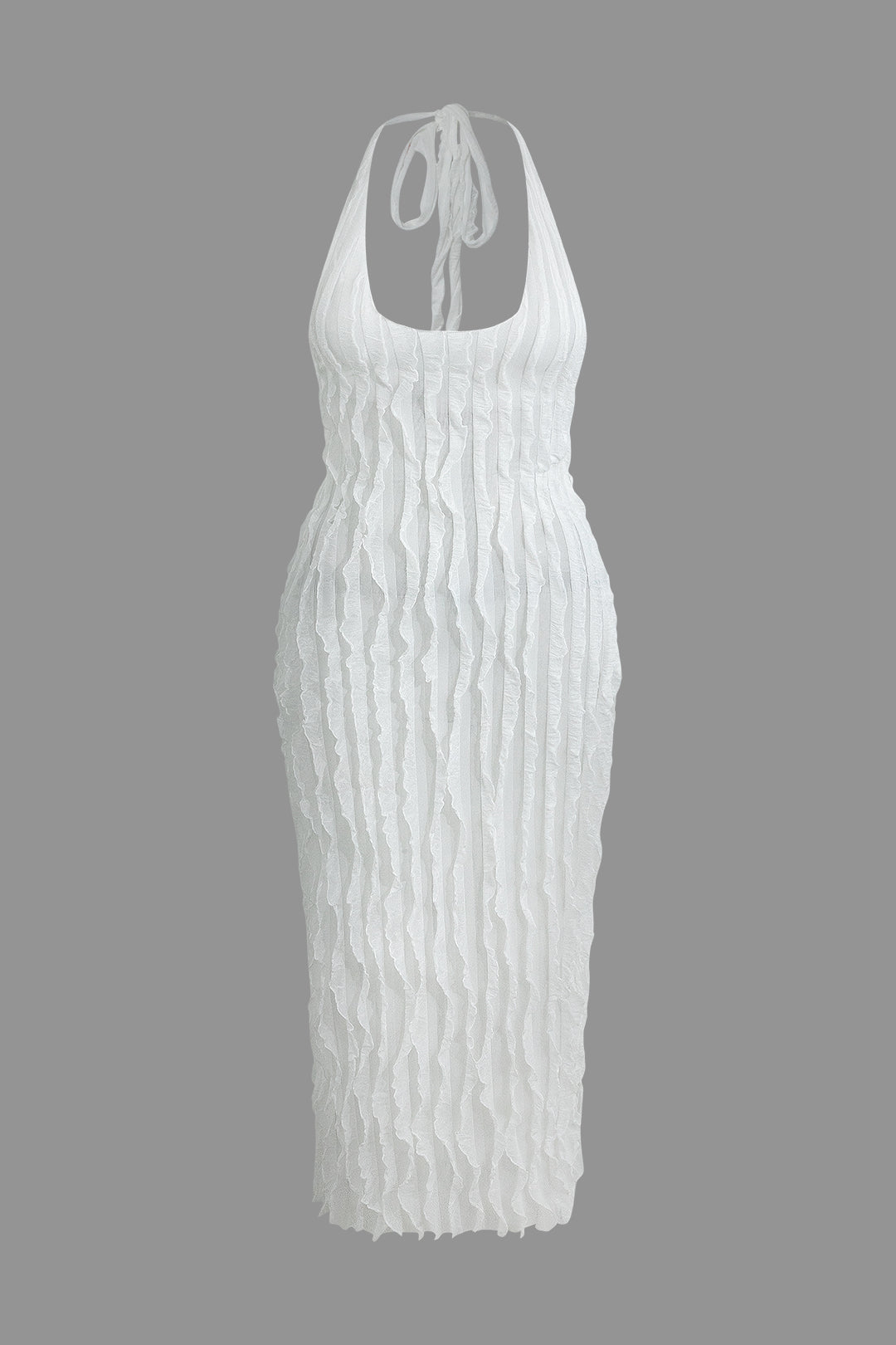 Elegancka sukienka maxi plus size z odkrytymi plecami i falbankami