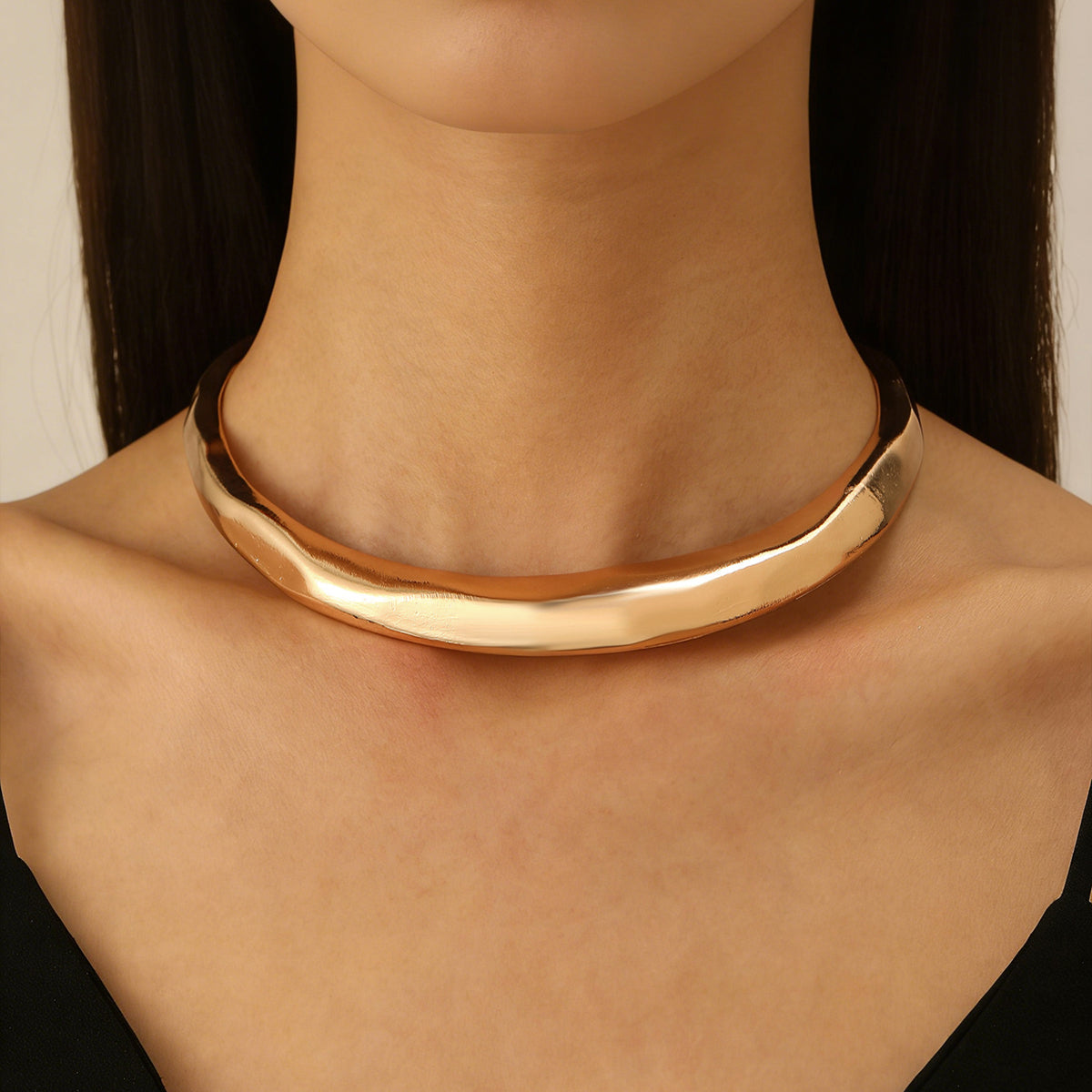 Choker z marszczonym wzorem