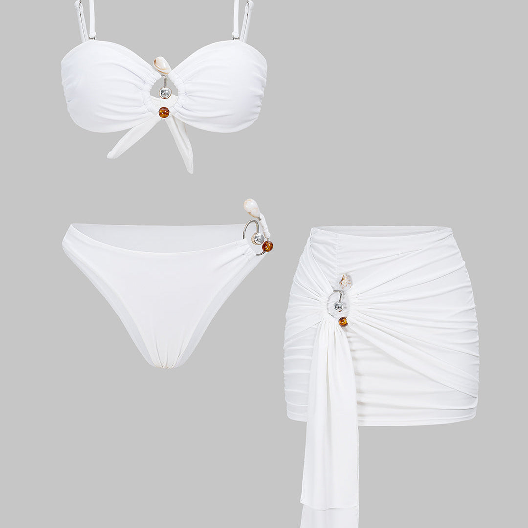 Bikini z metalicznymi wycięciami i spódnicą
