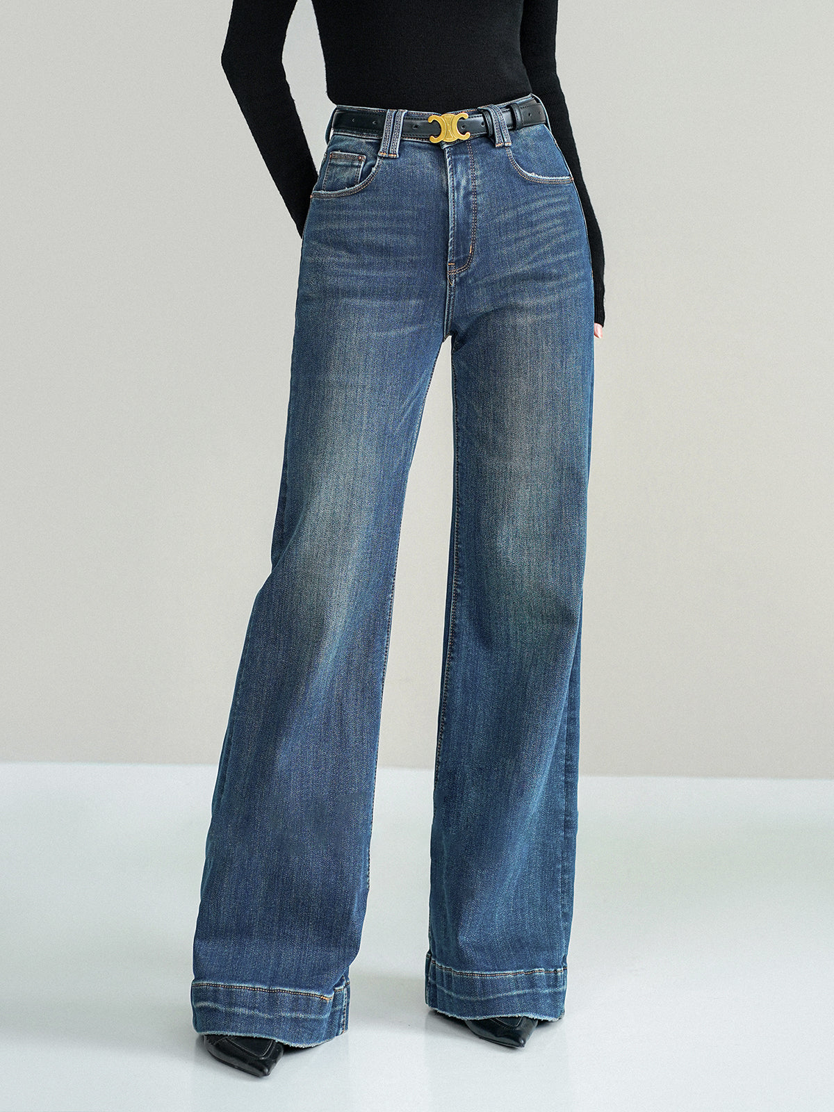 Dżinsy bootcut z elastycznego denimu