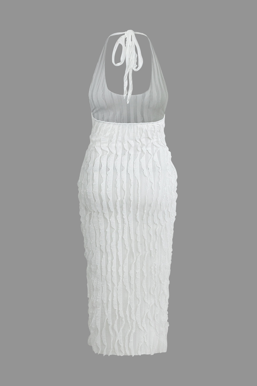 Elegancka sukienka maxi plus size z odkrytymi plecami i falbankami