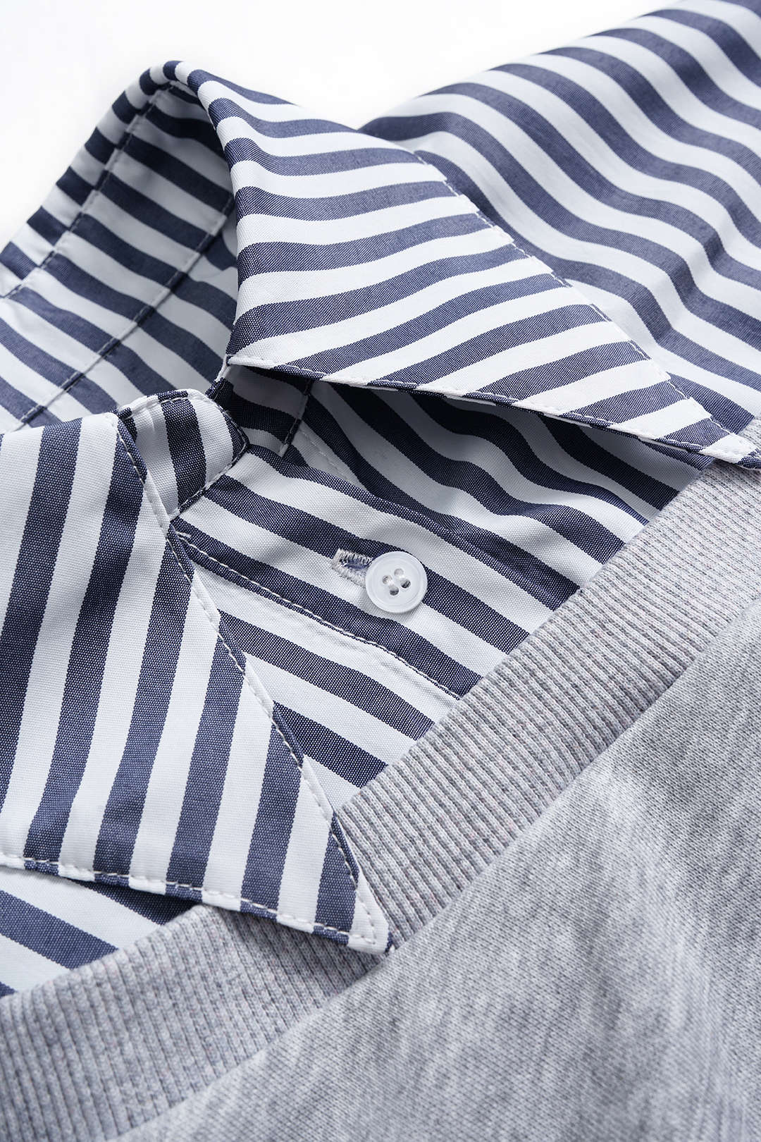 Bluza z patchworkowym wzorem i nietypowymi rękawami