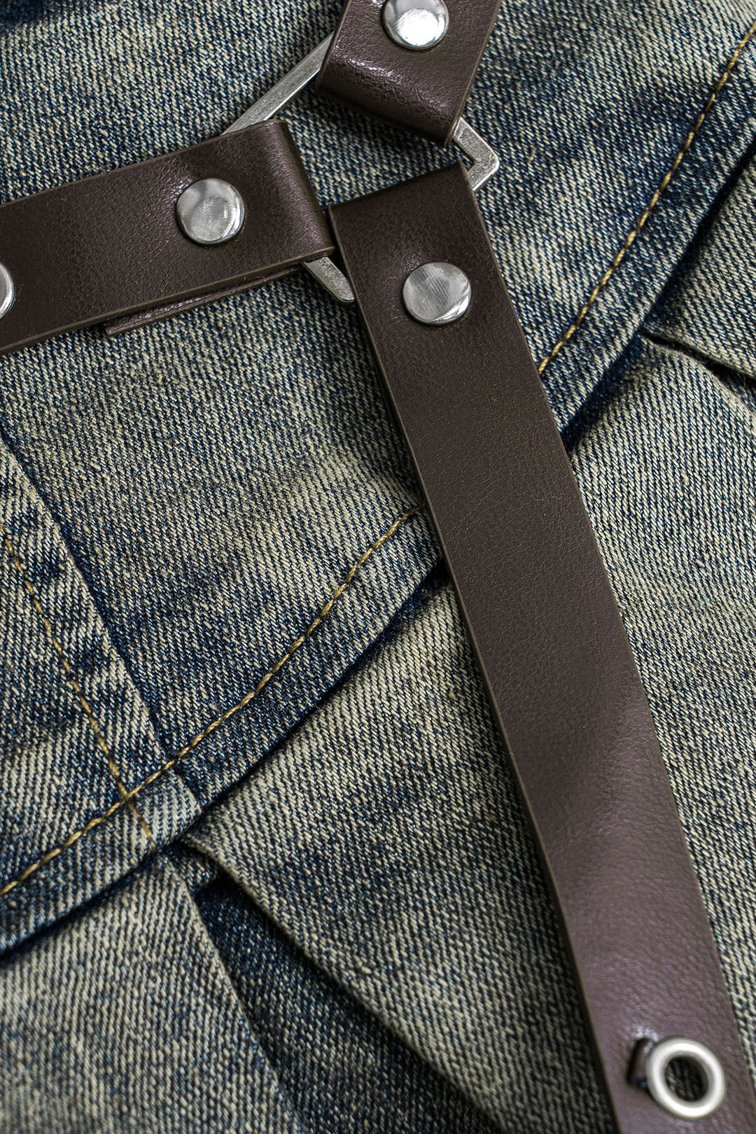 Spódnica z denimu z aplikacjami i wysokim stanem