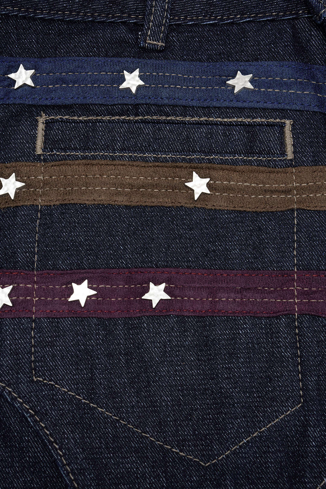 Szorty z denimu z ozdobnymi gwiazdkami