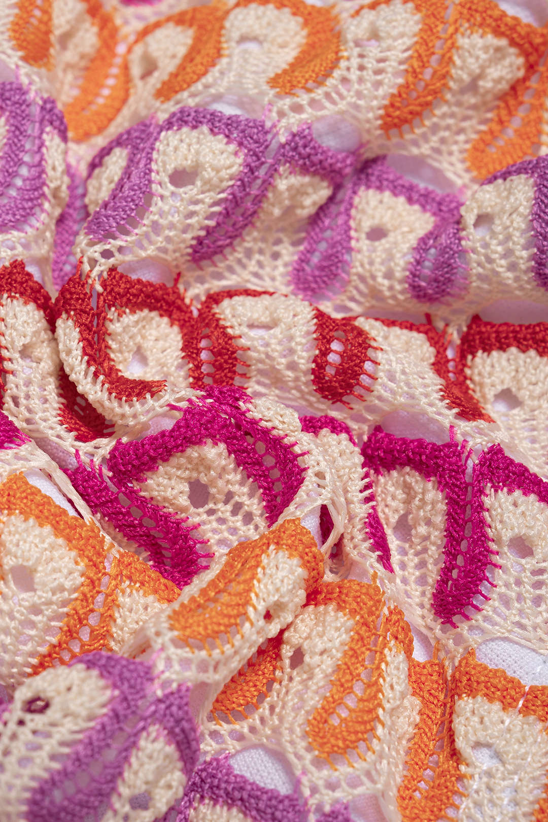 Bikini dwuczęściowe z boho wzorem i wiązaniami