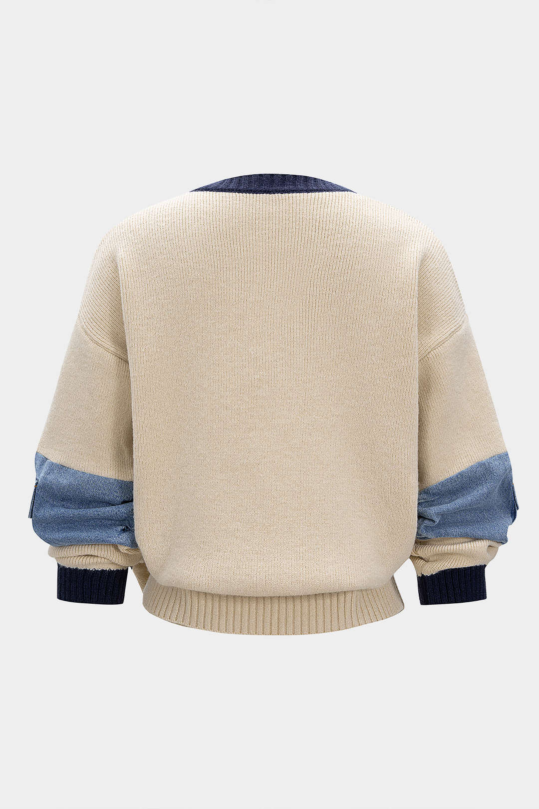 Sweter z dzianiny z dżinsowymi detalami