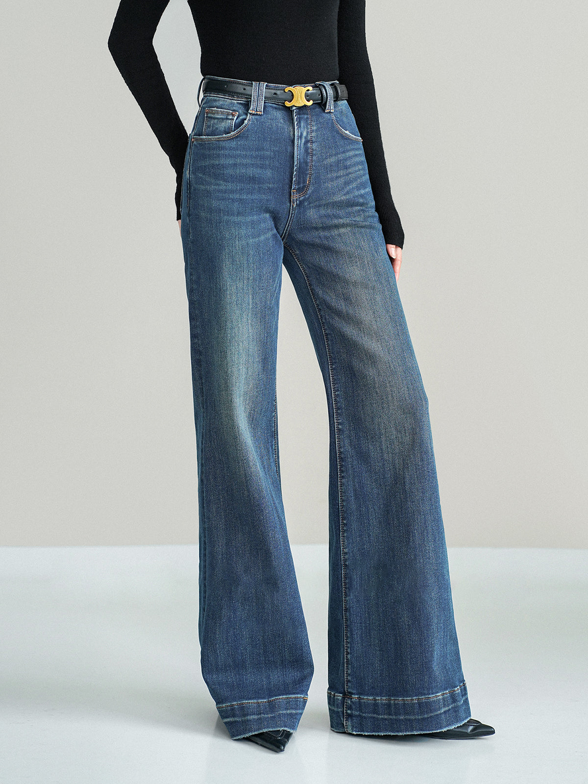 Dżinsy bootcut z elastycznego denimu