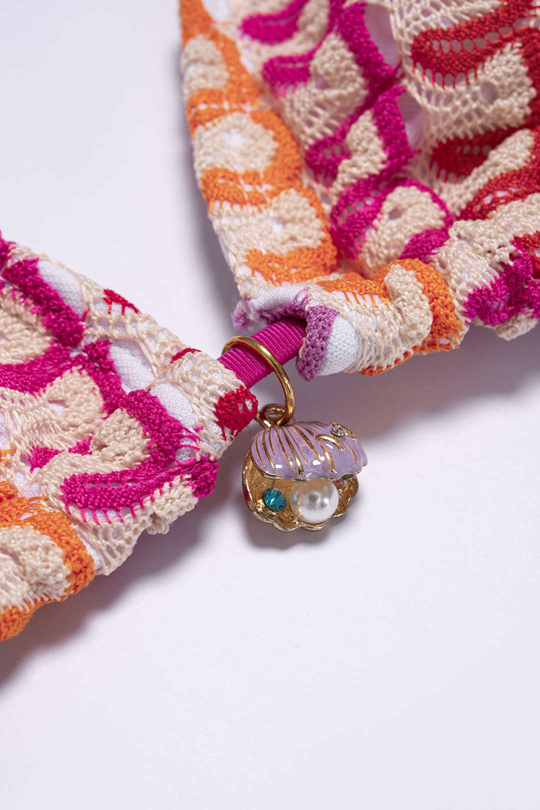 Bikini dwuczęściowe z boho wzorem i wiązaniami