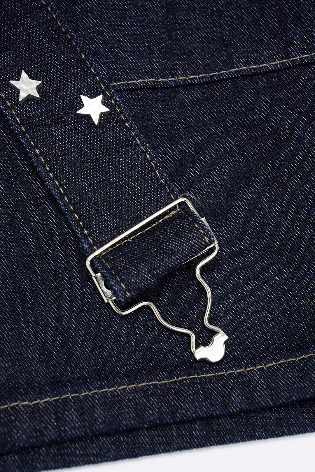 Szorty z denimu z ozdobnymi gwiazdkami