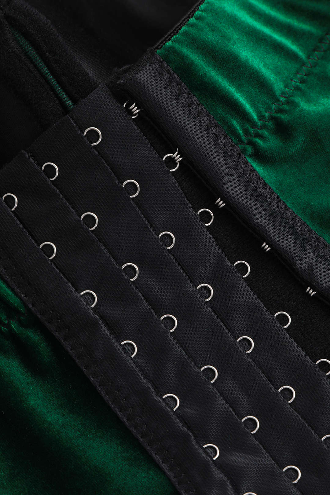 Aksamitny top bustier na cienkich ramiączkach