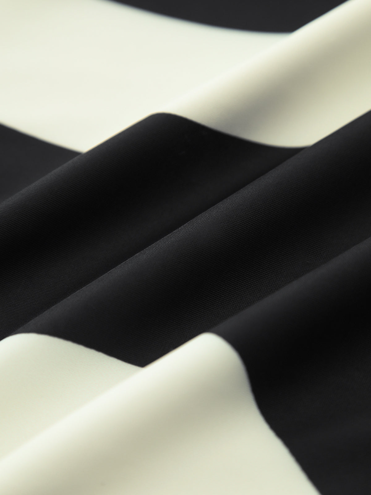 Asymetryczne bikini w dwóch kolorach