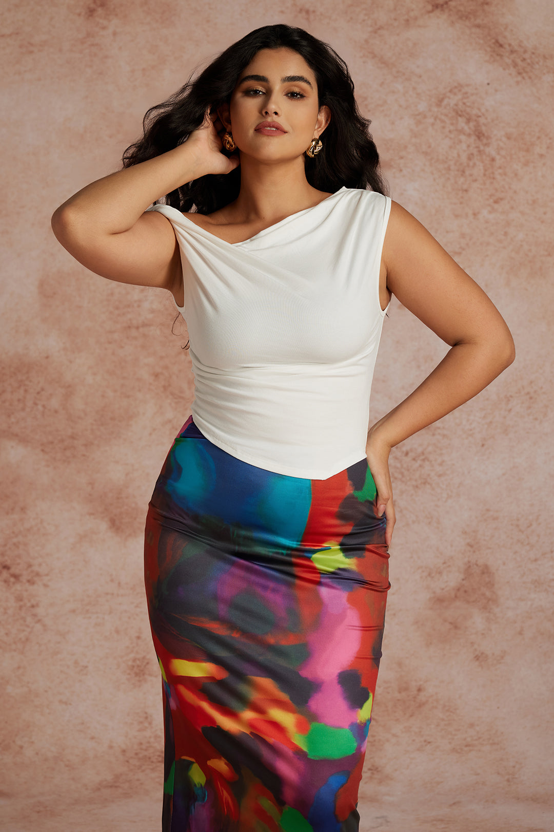 T shirt plus size z ozdobnym skręceniem i asymetrycznym krojem