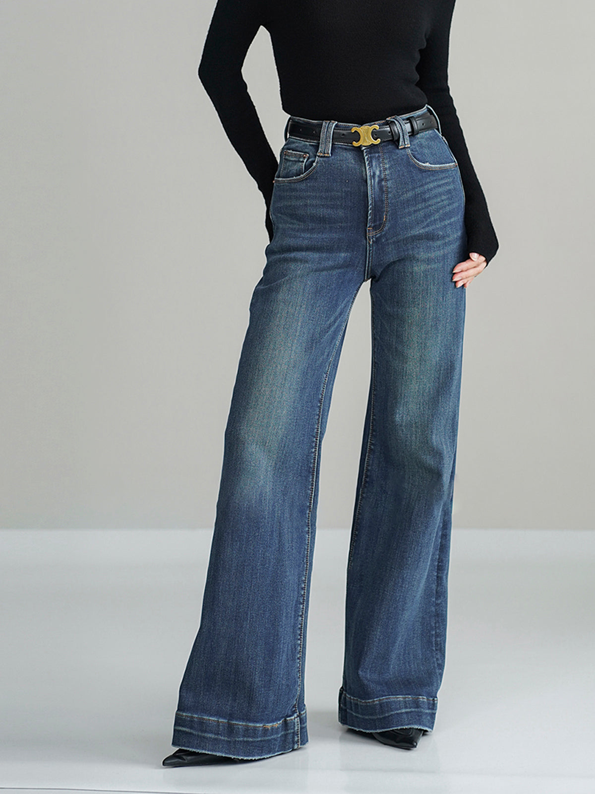 Dżinsy bootcut z elastycznego denimu