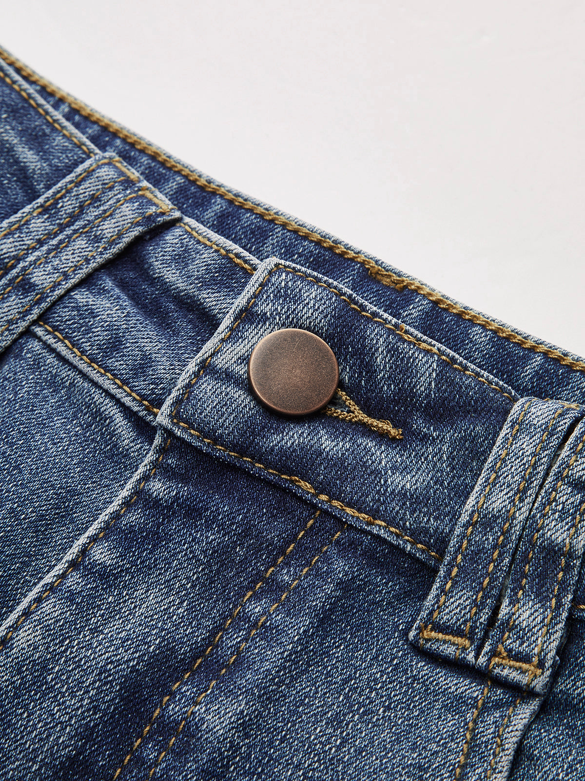 Dżinsy bootcut z elastycznego denimu
