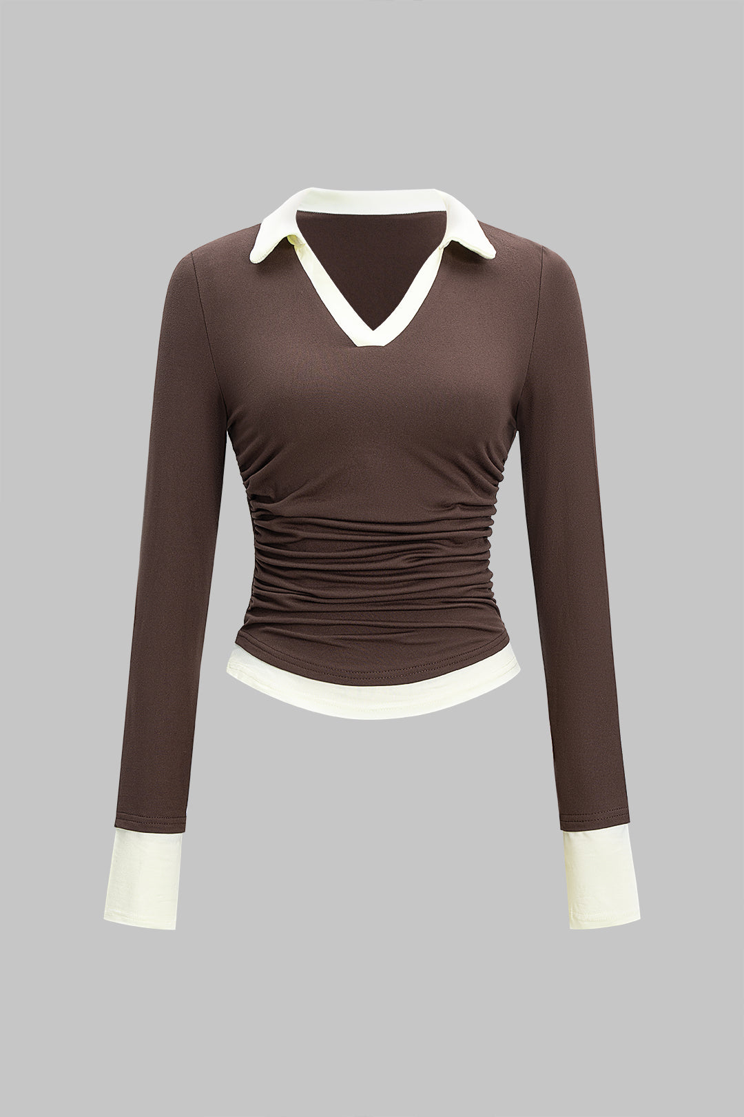 Bluzka z marszczeniem i kontrastowym kołnierzem