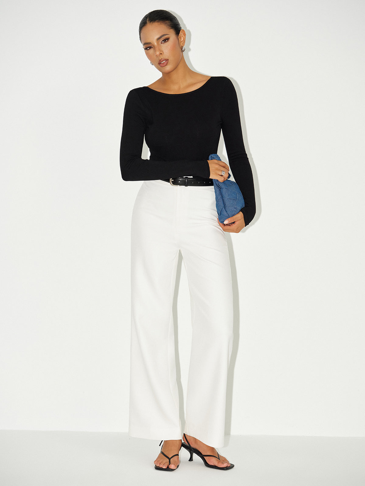 Dopasowany bodysuit z długim rękawem i dekoltem typu łódka