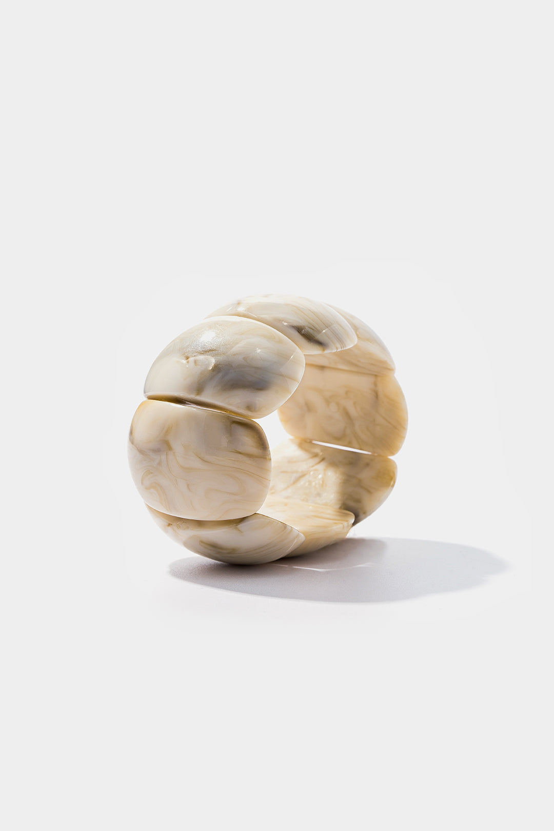 Bransoletka elastyczna z dużych segmentów w stylu retro