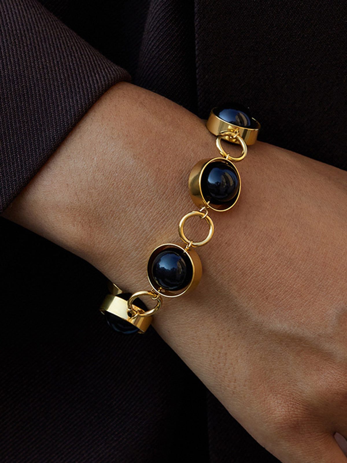 Bransoletka z dużymi okrągłymi elementami