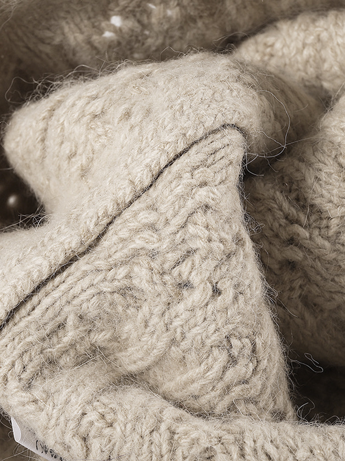 Czapka dzianinowa klasyczna z warkoczowym splotem