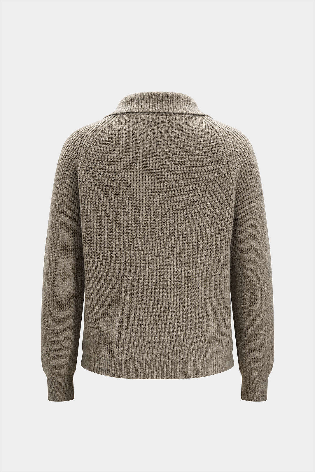 Sweter z raglanowymi rękawami i klasycznym kołnierzem