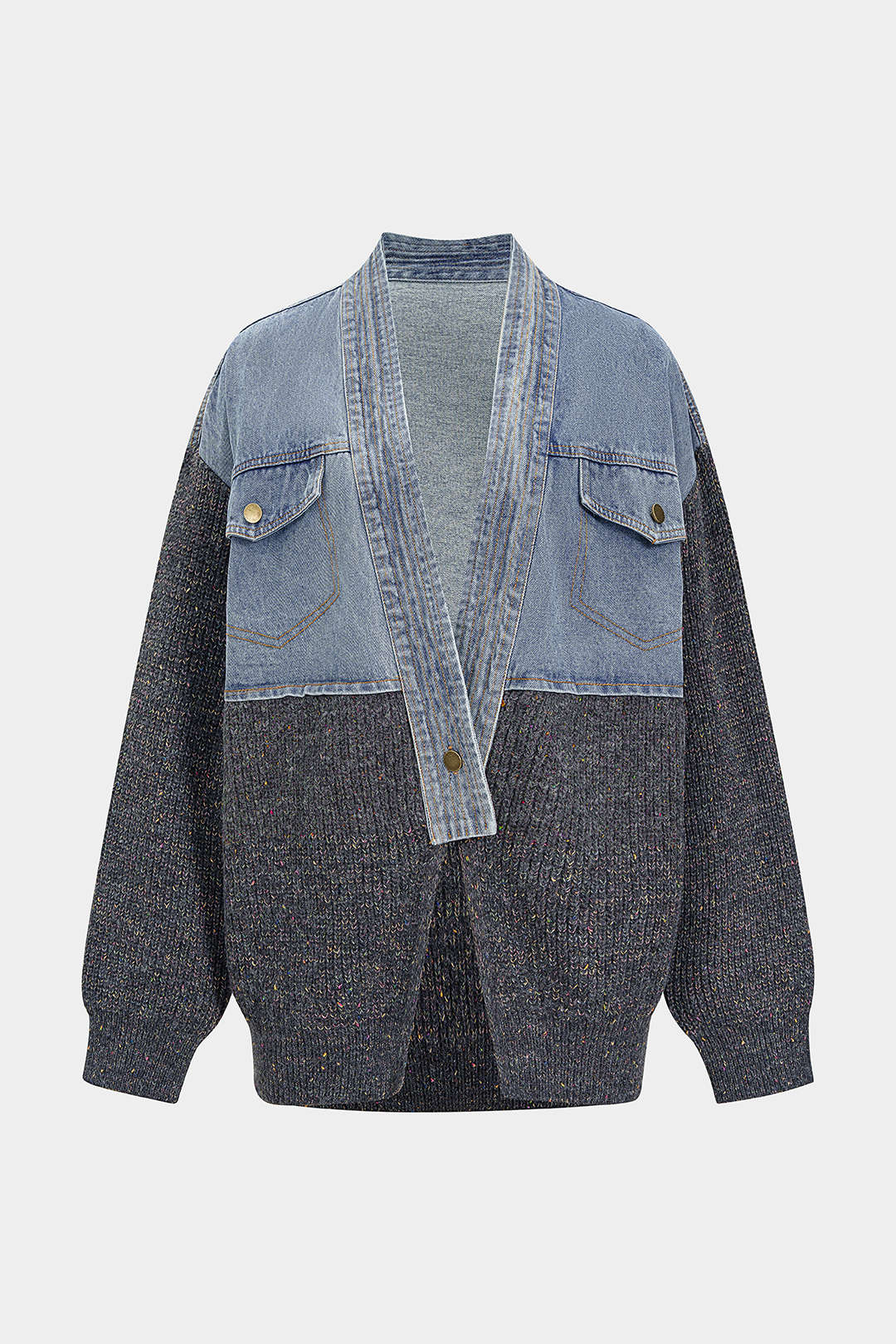 Sweter z dżinsowymi detalami
