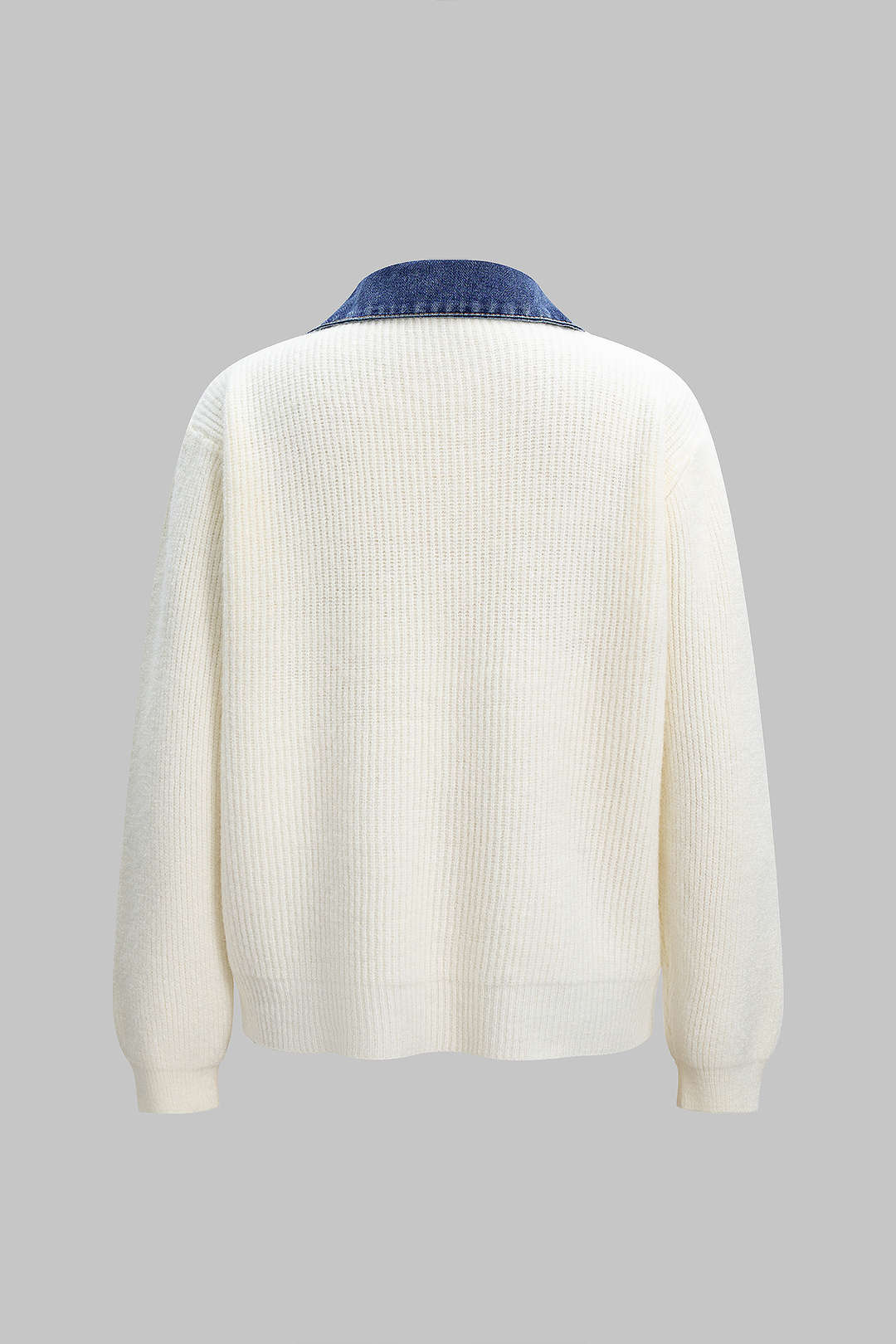 Sweter z suwakiem i kołnierzem jeansowym