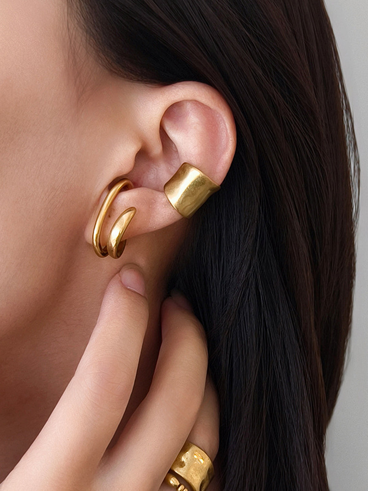 Kolczyki podwójne koła minimalistyczny design