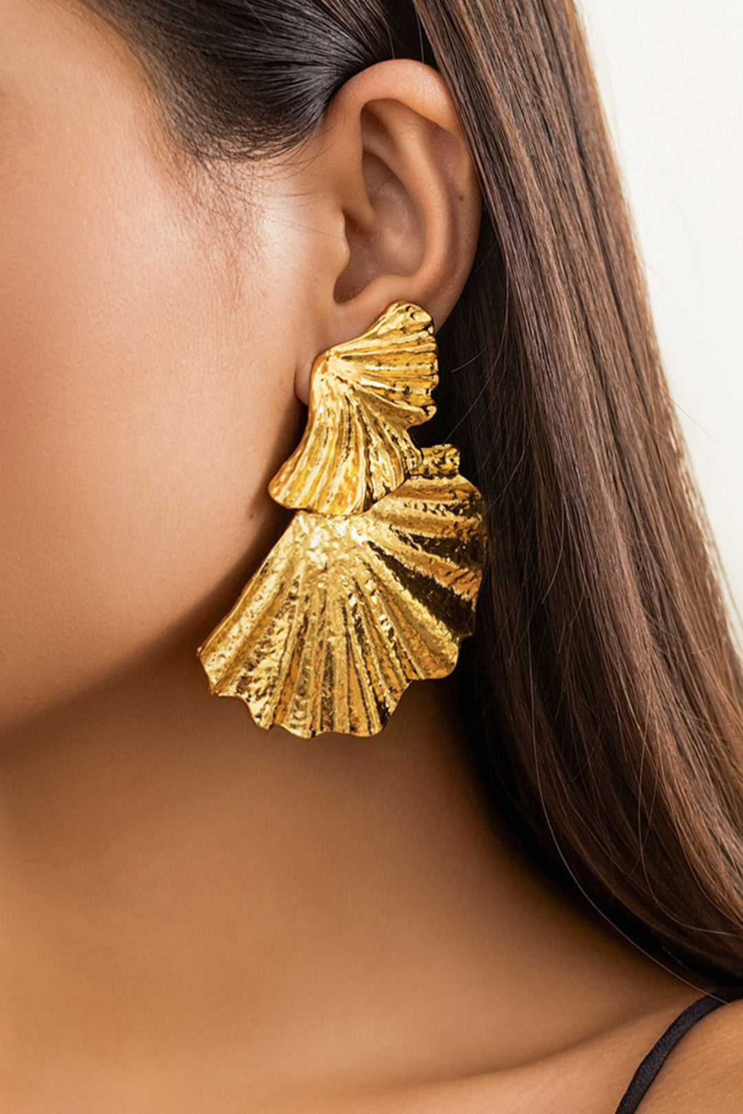 Kolczyki wiszące o falistym kształcie