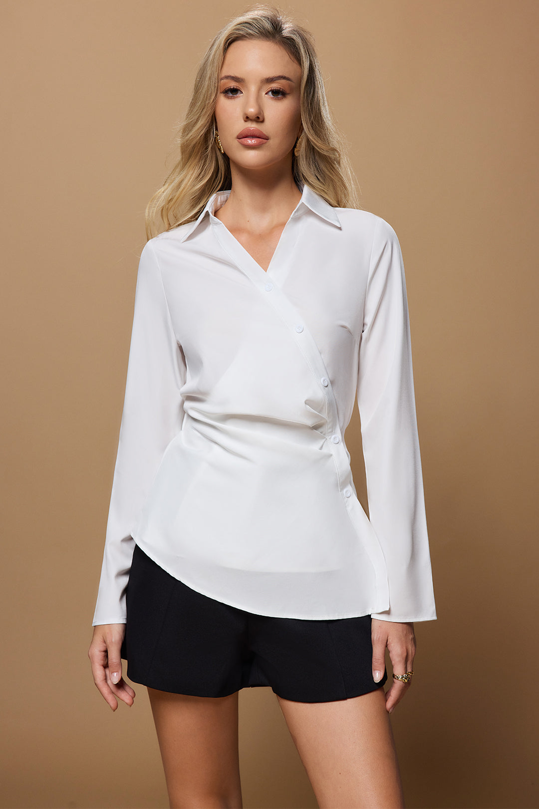 Koszula damska kopertowa z asymetrycznym zapięciem