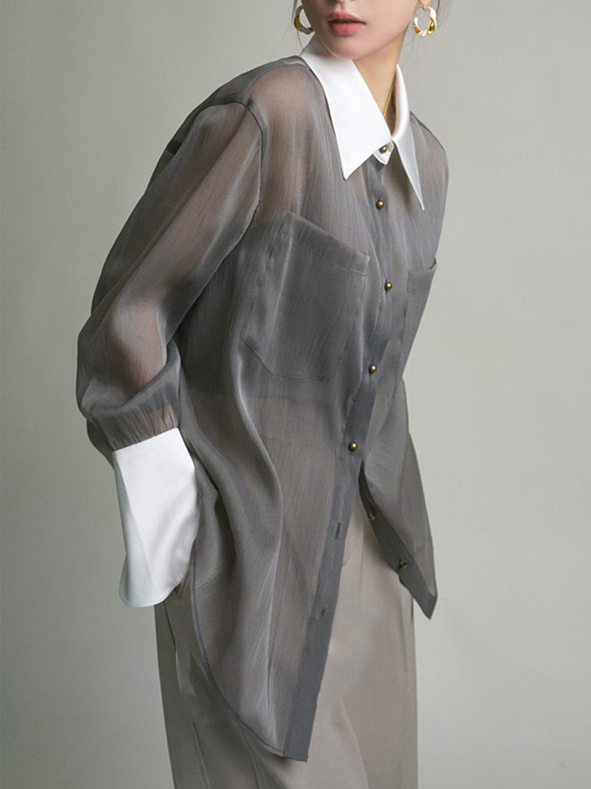 Koszula damska z kontrastowym kołnierzem i mankietami