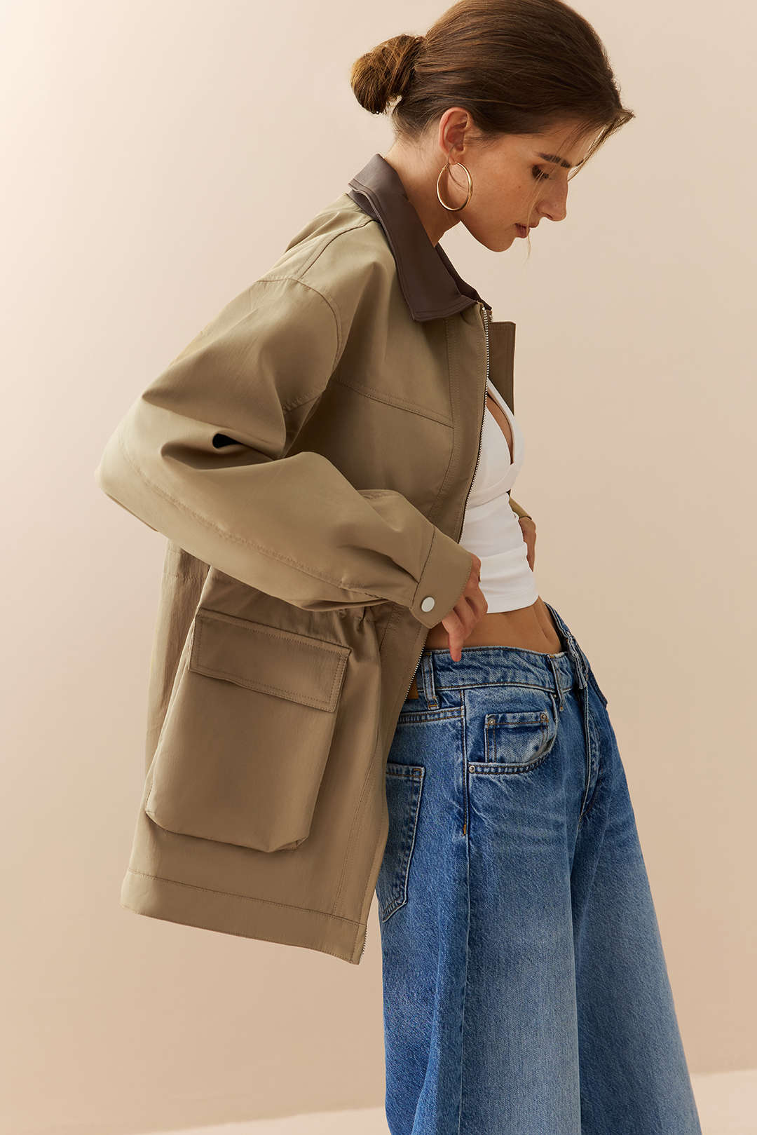 Kurtka damska casual z kontrastowym kołnierzem