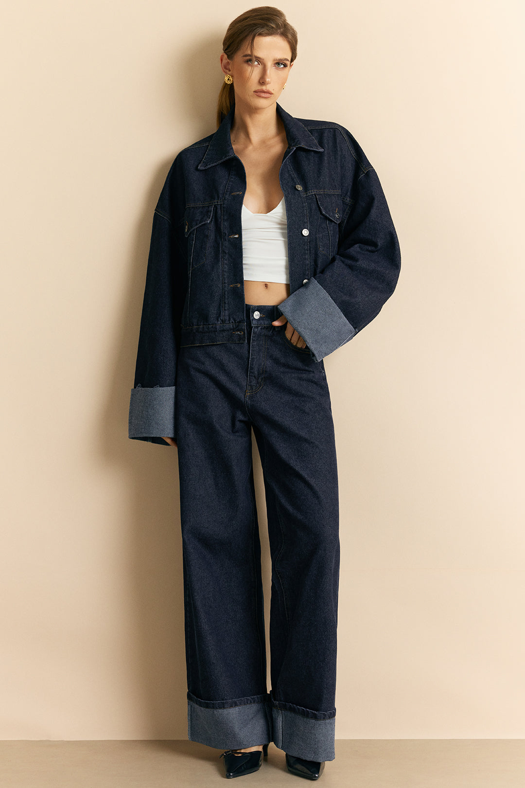 Oversize'owa kurtka jeansowa z szerokimi mankietami