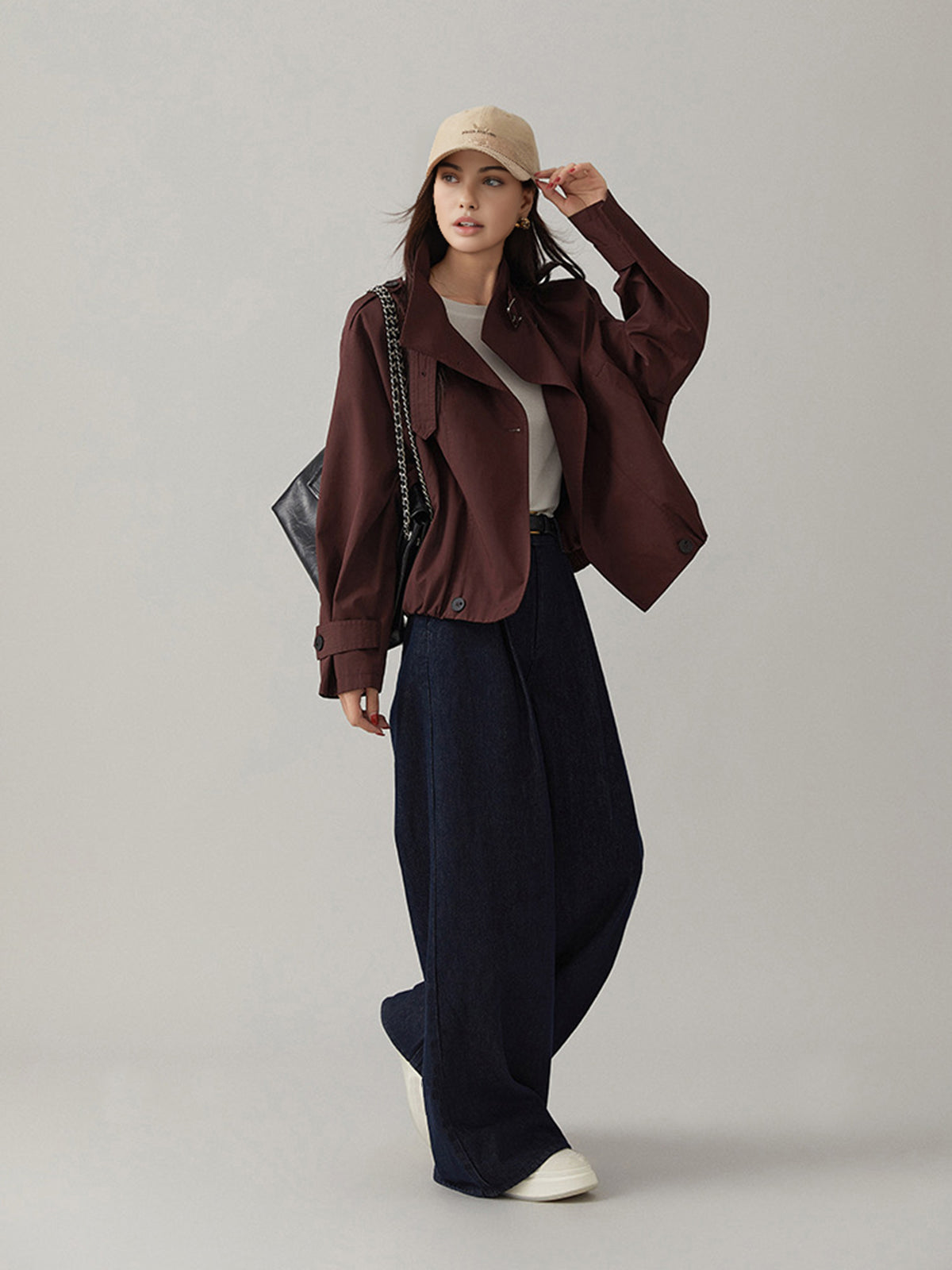 Kurtka z dużym kołnierzem w stylu oversize