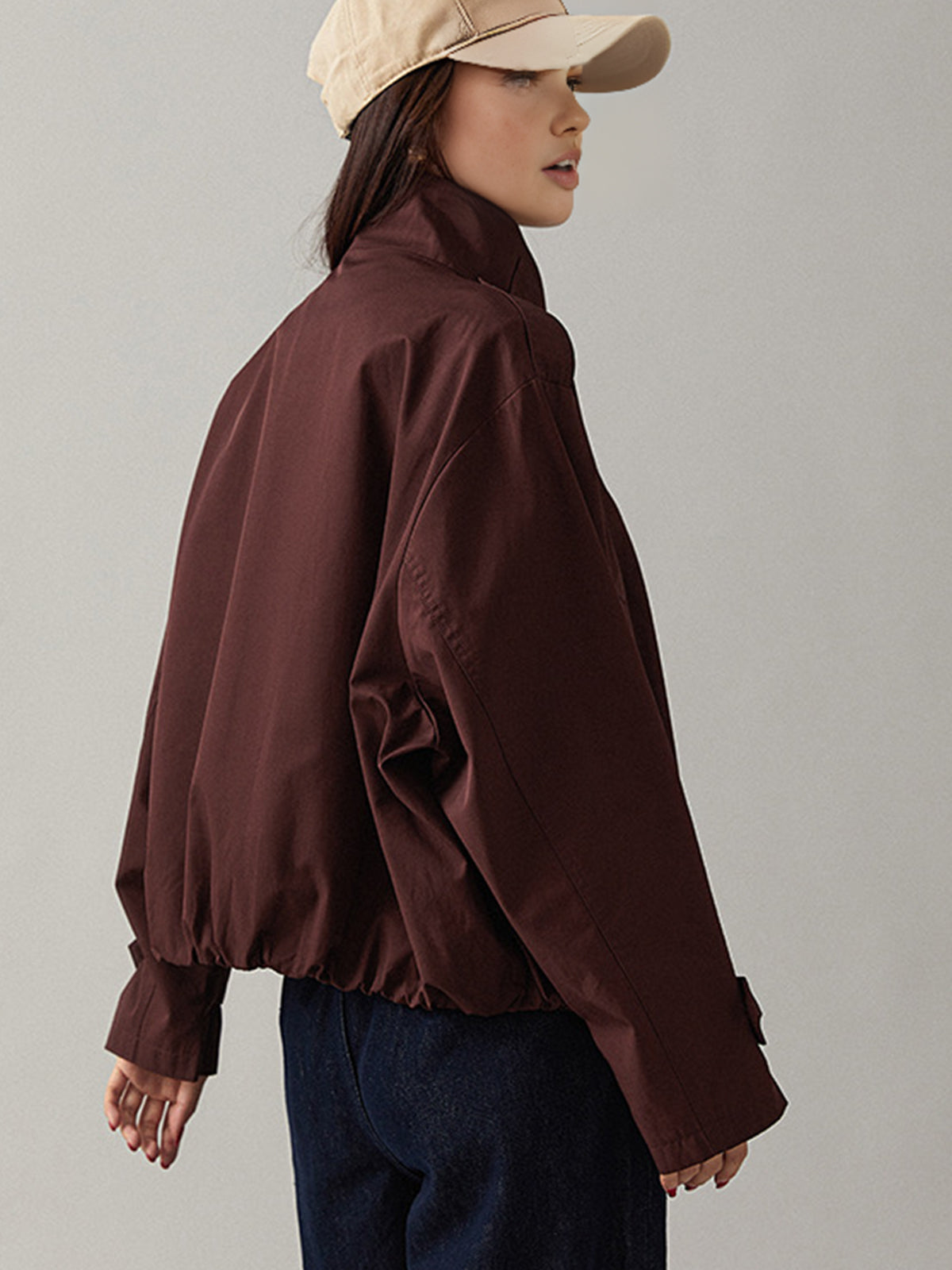 Kurtka z dużym kołnierzem w stylu oversize
