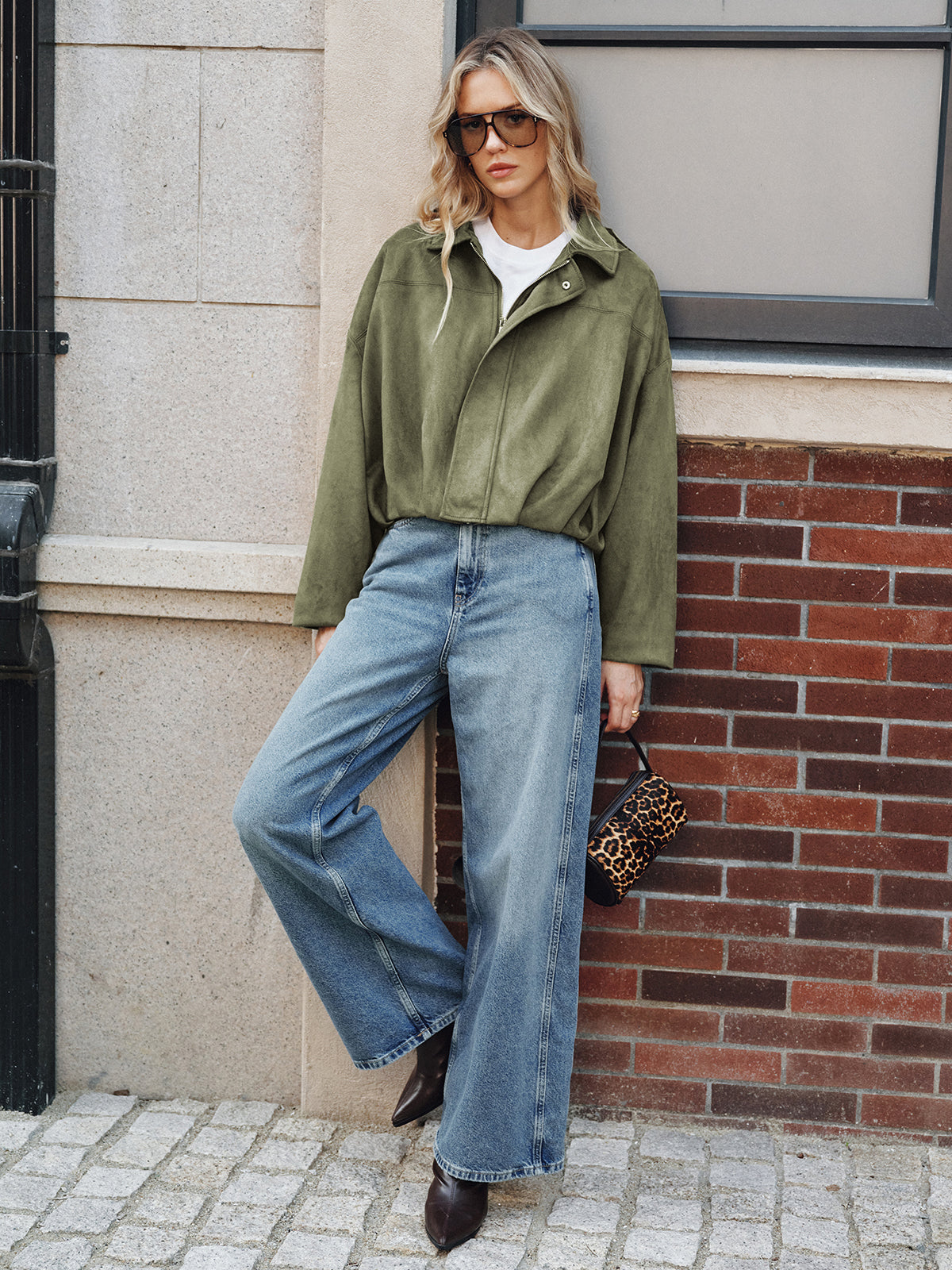 Kurtka oversize z ozdobnymi guzikami na mankietach