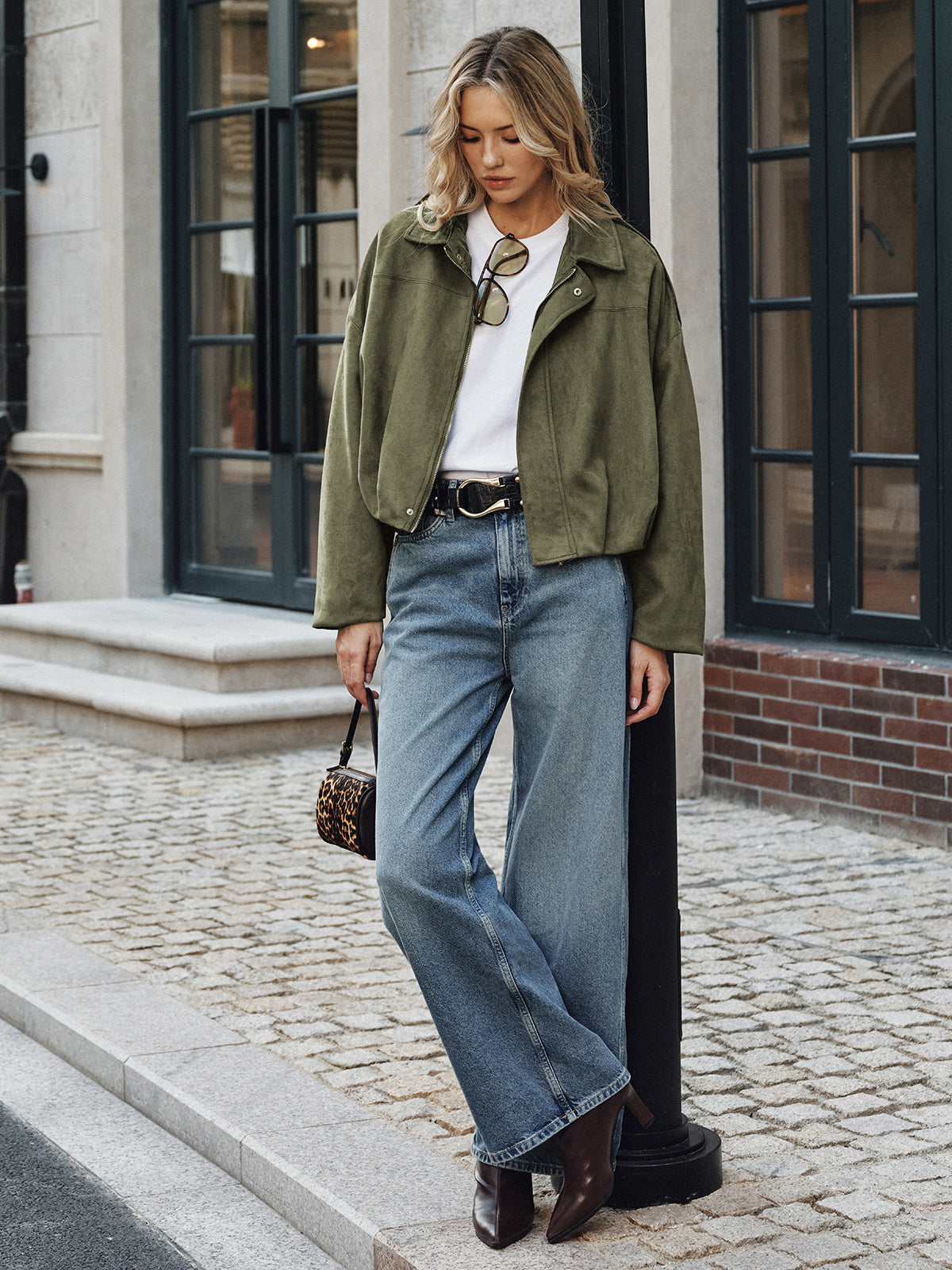 Kurtka oversize z ozdobnymi guzikami na mankietach