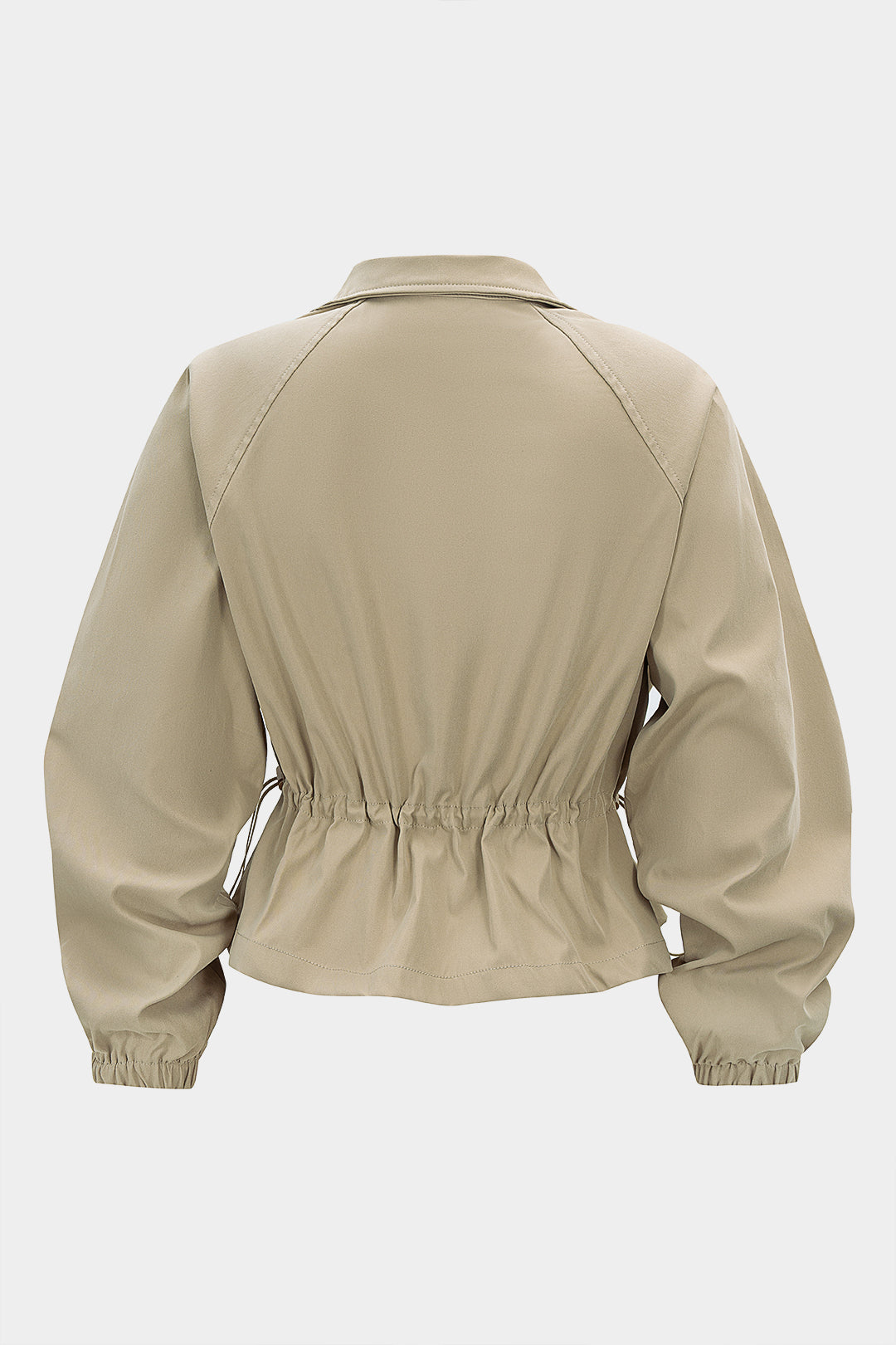 Kurtka z dużymi kieszeniami na piersiach i regulacją w pasie