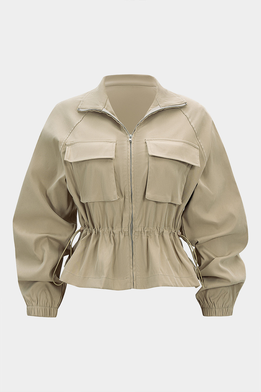 Kurtka z dużymi kieszeniami na piersiach i regulacją w pasie