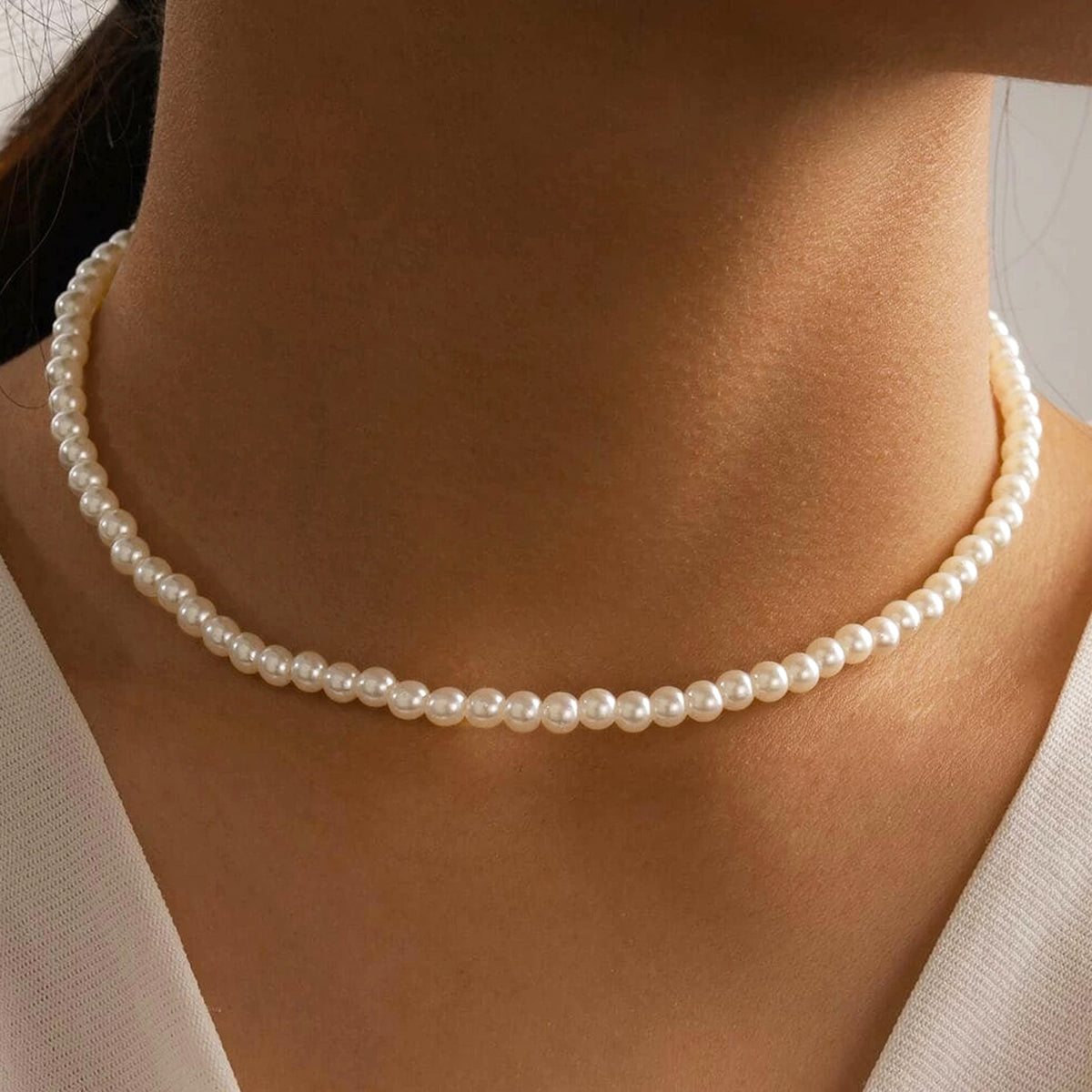 Subtelny naszyjnik z pereł w stylu choker