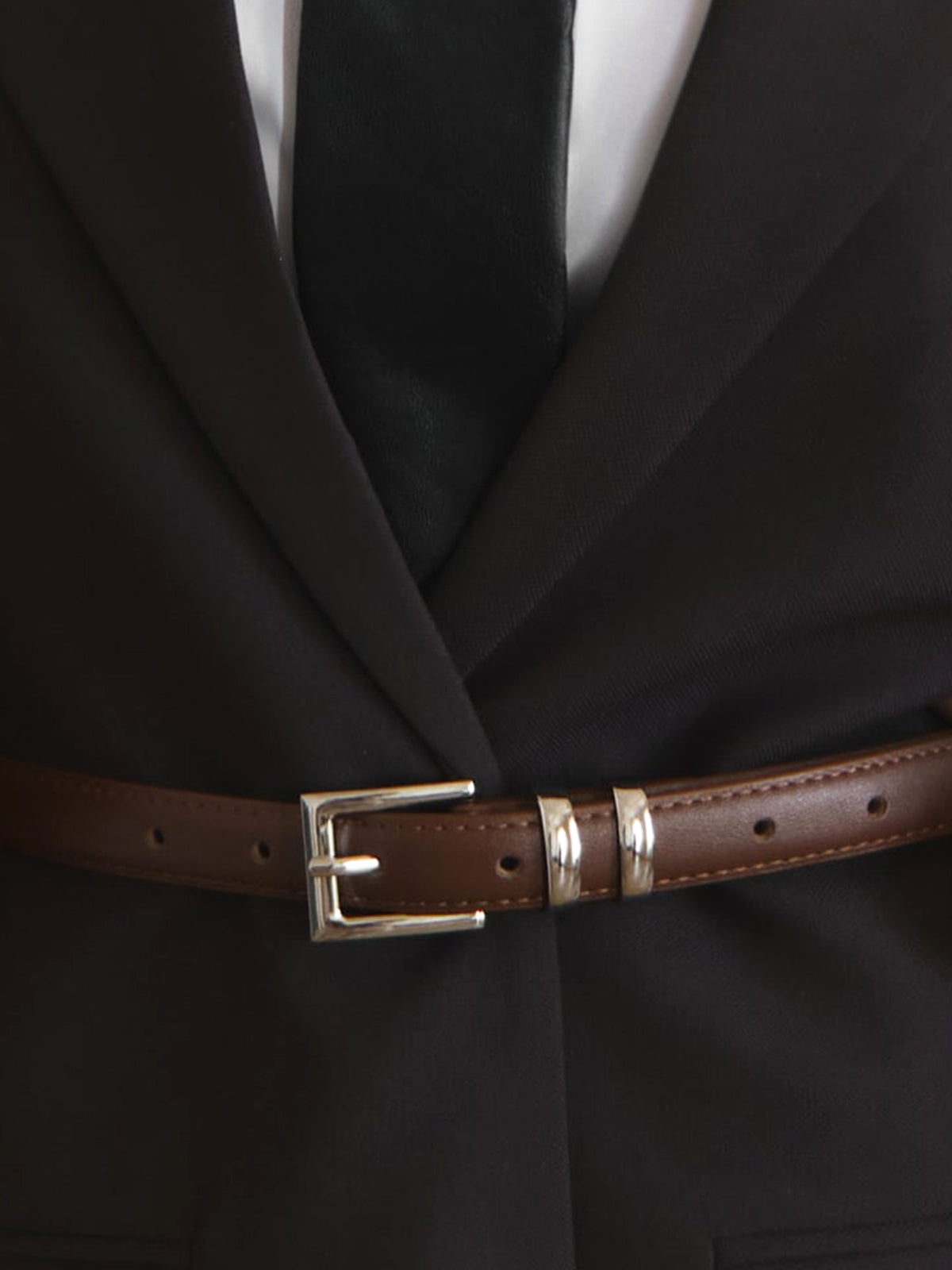 Pasek damski z podwójną klamrą minimalistyczny