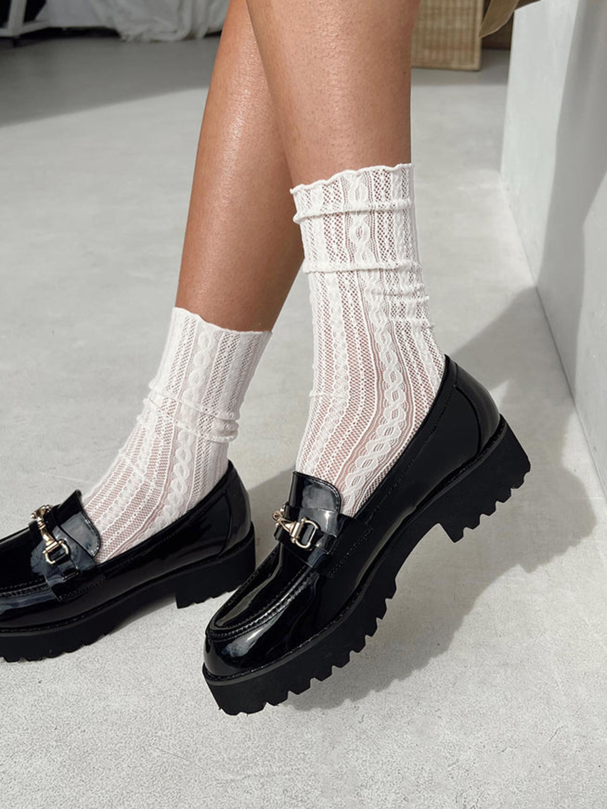 Skarpetki ażurowe z falowym wzorem