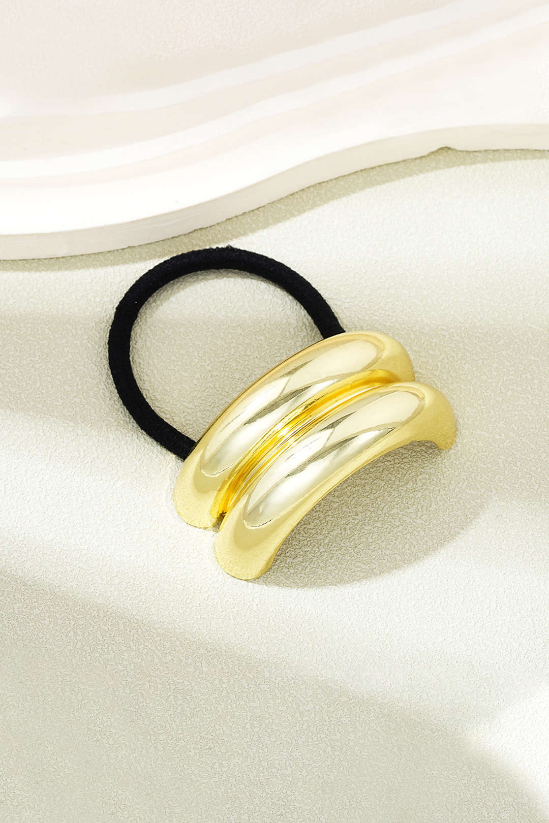 Elegancka spinka do włosów z podwójnymi kołami