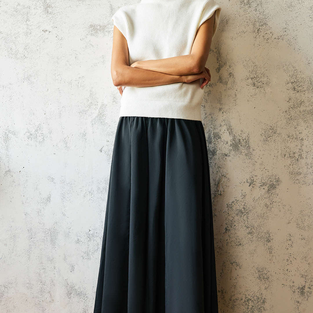 Rozkloszowana długa spódnica