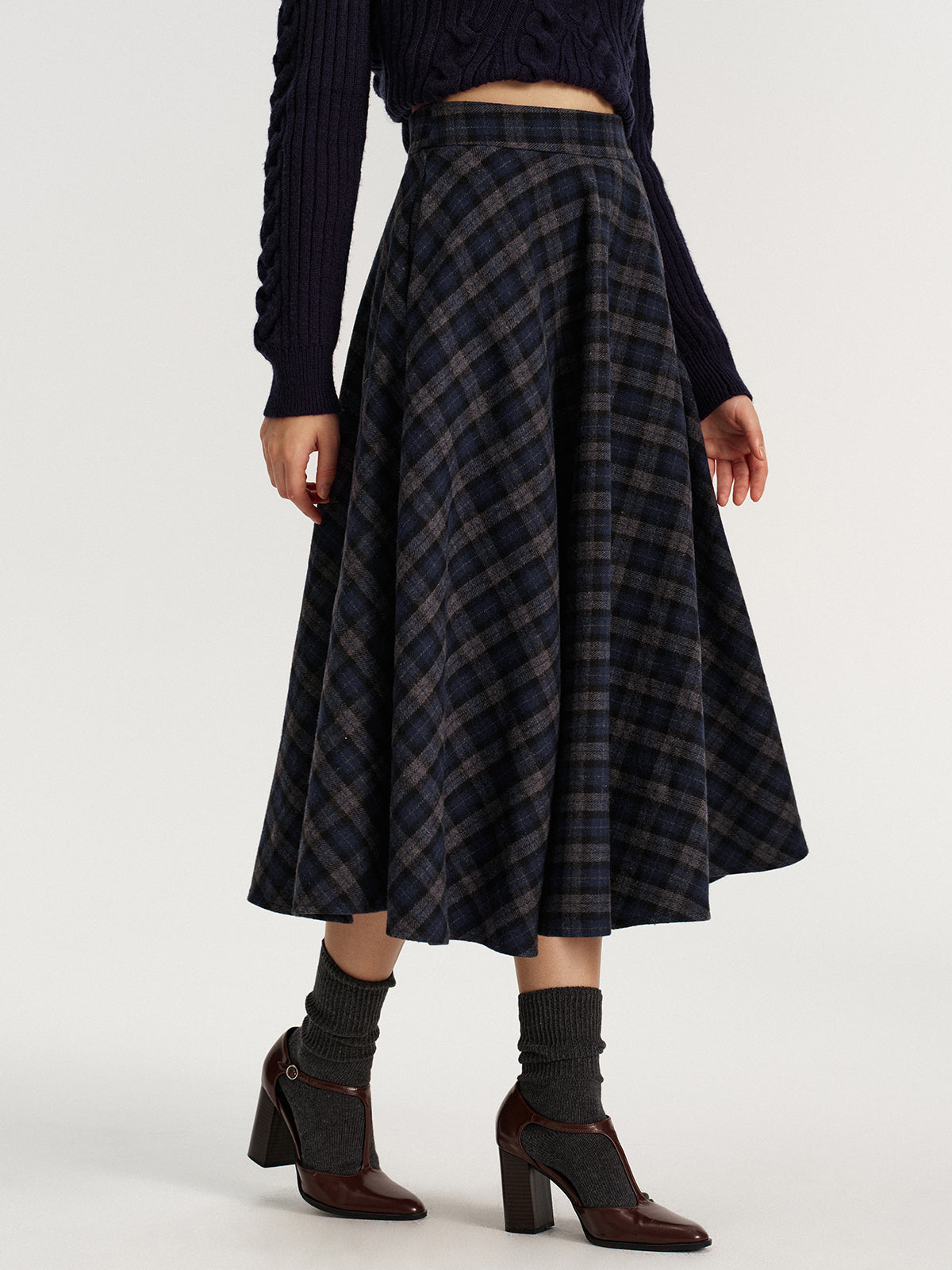 Spódnica w kratę z wysokim stanem
