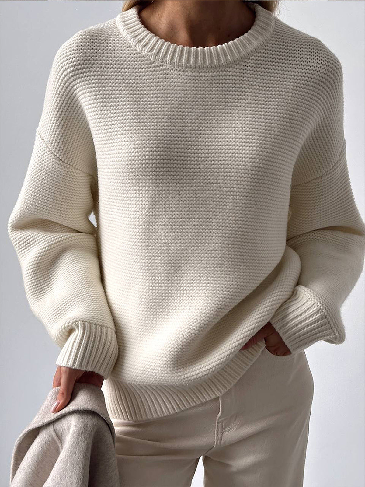 Sweter damski oversize z prążkowanymi detalami