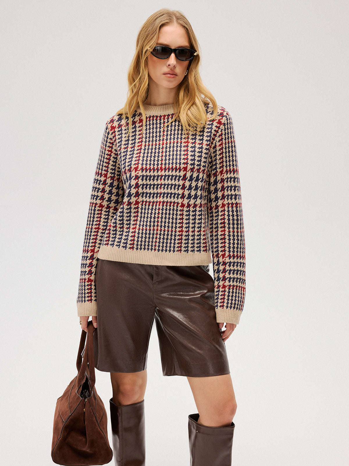 Sweter damski w pepitkę z okrągłym dekoltem