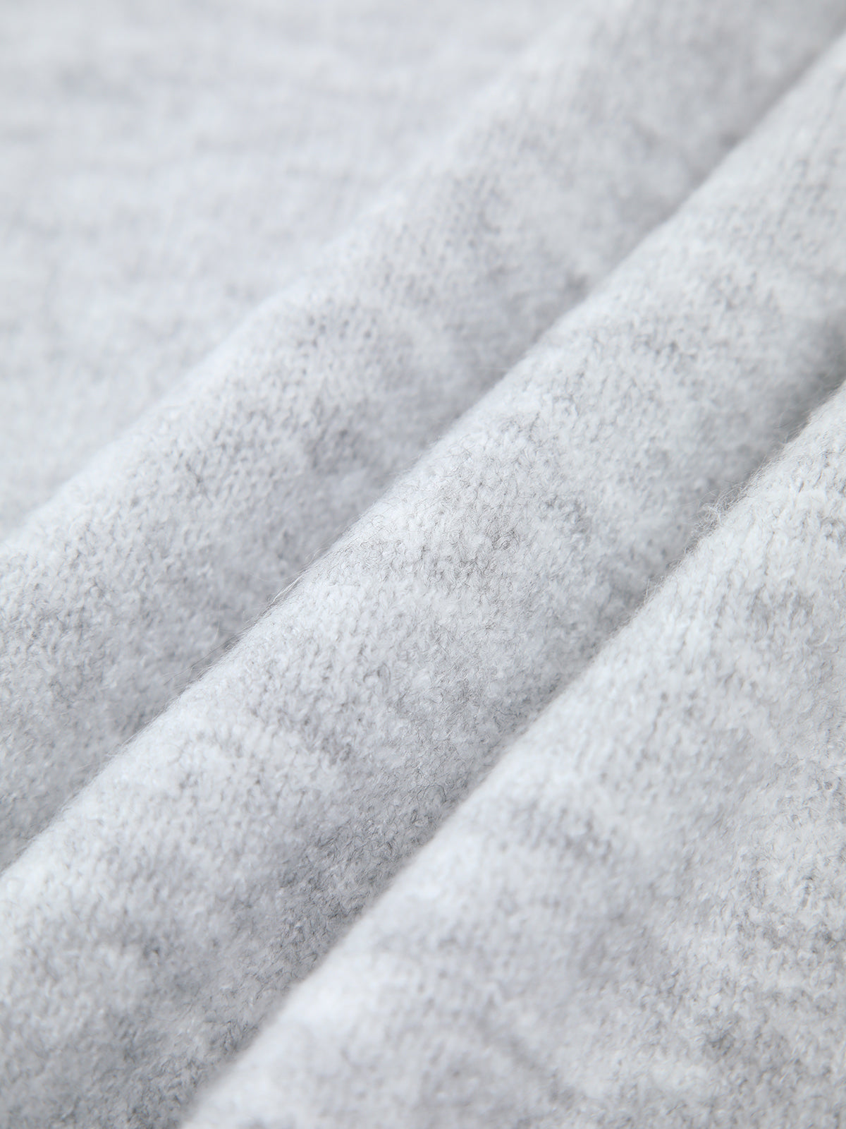 Sweter damski z nietypowym dekoltem